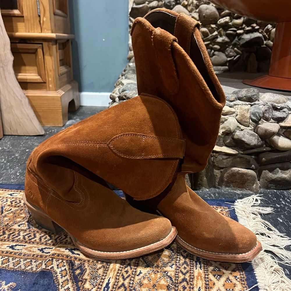 Sexy brown western suede leather Ariat boots size 6.5